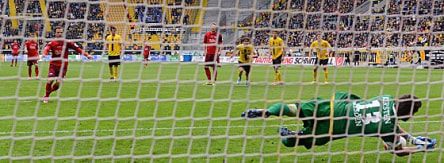 Dresdens Kirsten pariert Mehas Strafstoß