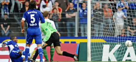 Farfan erzielt das Führungstor.