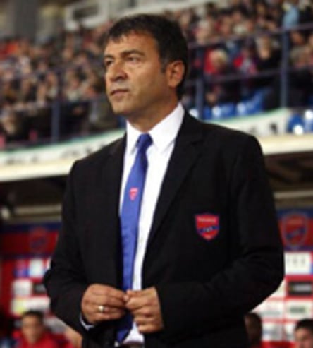 Fußball, Griechenland: Takis Lemonis trat als Coach von Panionios Athen zurück
