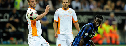 Mariga gegen Romas de Rossi (li.)