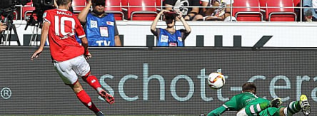 Yunus Malli, Ron-Robert Zieler (re.)