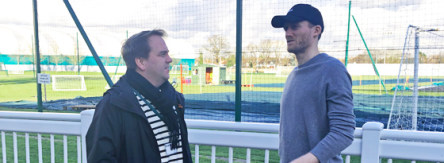 kicker-Redakteur Thomas Böker mit André Schürrle
