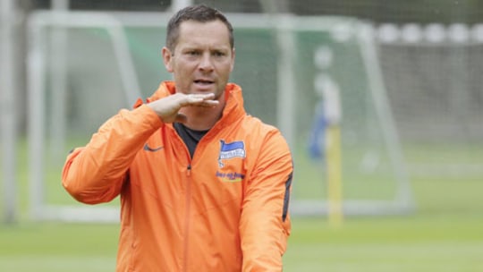 Hohe Hürde oder lösbare Aufgabe? Hertha-Trainer Pal Dardai wartet auf den EL-Quali-Gegner.