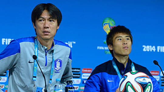 Wollen das Unmögliche möglich machen: Südkoreas Nationalcoach Myung-Bo Hong und Kapitän Ja-Cheol Koo.