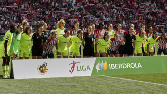 Volle Hütte: Die Frauenteams von Atletico und Barcelona spielten vor großer Kulisse.