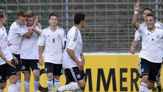 Ein Liverpooler trifft gegen England: Samed Yesil (re.) war für die deutsche U19 zweimal erfolgreich. 