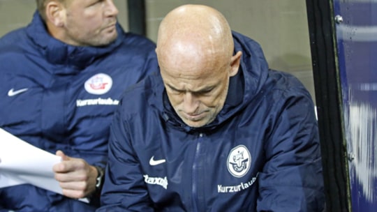 Seine Zeit in Rostock könnte bald abgelaufen sein: Trainer Karsten Baumann. 