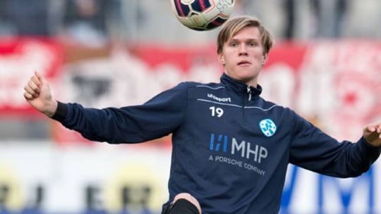 Erste Schritte im Profifußball: Jens' Sohn Lasse Lehmann drängt bei den Stuttgarter Kickers in den Fokus.