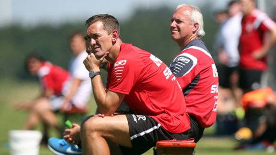 Beförderte zwei Talente aus den eigenen Reihen in den Profi-Kader: Peter Vollmann (r.), hier mit Torwart-Trainer Timo Reus.