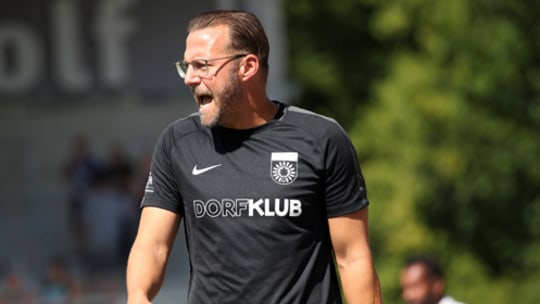 Motivation gegen müde Beine: Großaspachs Coach Sascha Hildmann.