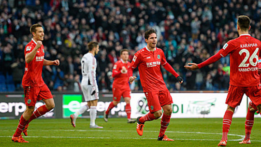 Dank an Karaman für die Flanke: Leon Andreasen erzielte das 2:0 für Hannover.