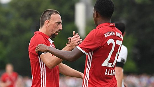 Bayern-Torschützen unter sich: Franck Ribery (links) und David Alaba.