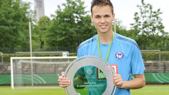 Als B-Jugend-Meister auf die Hertha-Bank: Ben Lundt schnupperte mit 16 Jahren in der 2. Liga rein.