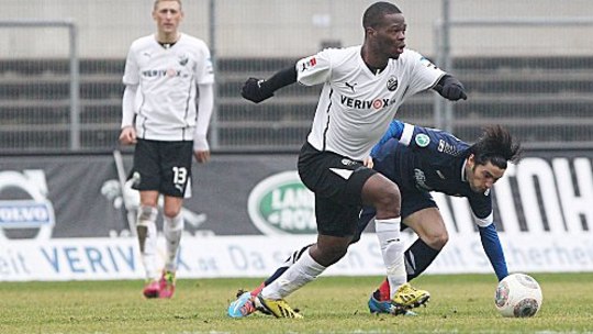 Jetzt auch ganz offiziell im Trikot von Sandhausen: Adama Diakité.