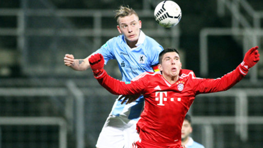Vertrag bis 2016: "Löwe" Marius Wolf, hier Zweikampfsieger gegen Bayerns Steven Ribery. 