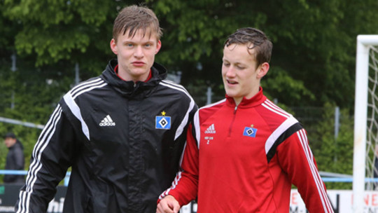 Zu Gast bei den Veilchen: Jakob Golz (links) und Jonas Behounek vom HSV. 