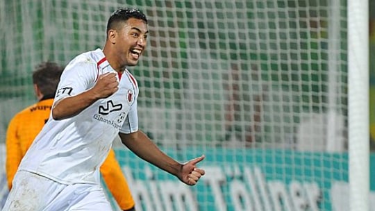 Sorgte mit seinen Toren für den Sieg: Viktoria Kölns Stürmer Aziz Bouhaddouz schnürte gegen die Sportfreunde Siegen einen Doppelpack.