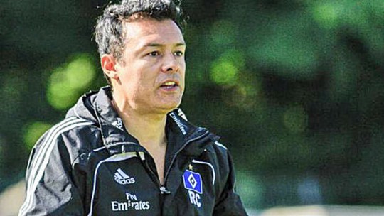 Enttäuscht: Hamburgs U-23-Coach Rodolfo Esteban Cardoso.