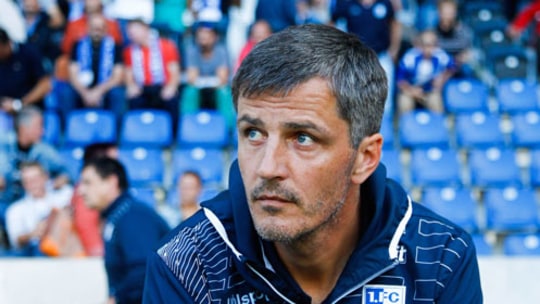 Muss sein Team im Spiel gegen Wacker Nordhausen aufgrund von Verletzungen umstellen: Coach Jens Härtel.