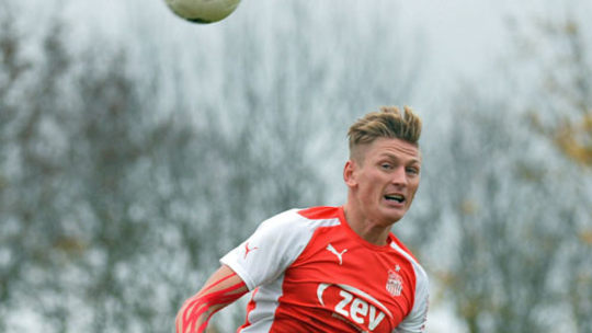 Darf bis März nur im Training den Ball köpfen: Zwickaus Marc-Philipp Zimmermann.