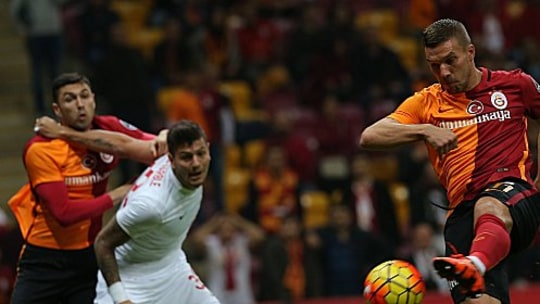 Traf gegen Antalyaspor zur zwischenzeitlichen 2:1-Führung: Weltmeister Lukas Podolski.