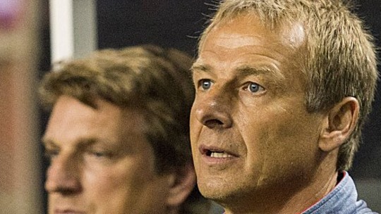 Will mit seiner US-Auswahl zum Confed-Cup: Jürgen Klinsmann, links Andreas Herzog.