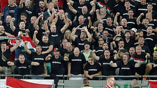 Gaben ein schlechtes Bild ab: Einige ungarische Fans fielen negativ auf.