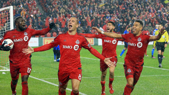 Vor der Saison noch kein Play-off-Match gewonnen? Benoit Cheyrou (#8) und sein Toronto FC stehen im MLS-Finale.