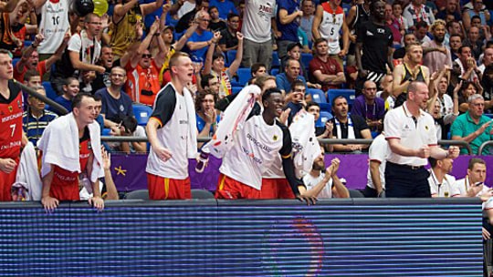 Der Traum lebt: Im Duell mit Gastgeber Israel wollen sich die deutschen Basketballer am Sonntag belohnen.