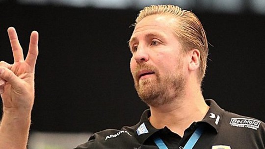 Zwei weniger? Sportlicher Leiter Oliver Roggisch und die Rhein-Neckar Löwen könnten vom EHF-Bannstrahl getroffen werden.