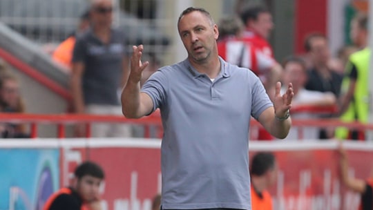 Viele Baustellen: Trainer Norbert Düwel ist mit Union Berlin noch sieglos.