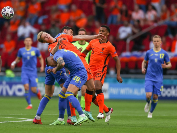 EM 2020 » Gruppe C » Samstag, 13. Juni 2021 21:00 Uhr » Niederlande - Ukraine 3:2 (0:0) Http%3A%2F%2Fmediadb.kicker.de%2Fwcms%2F7110%2F77753%2F8C55A34C-7CE6-41CD-9E1F-9C6FBCB17384