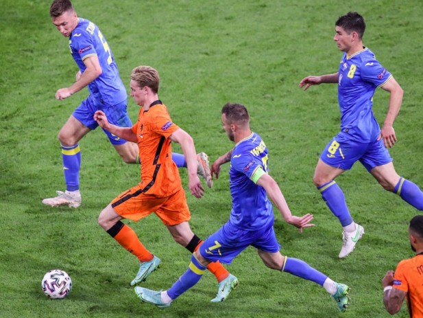 EM 2020 » Gruppe C » Samstag, 13. Juni 2021 21:00 Uhr » Niederlande - Ukraine 3:2 (0:0) Http%3A%2F%2Fmediadb.kicker.de%2Fwcms%2F7110%2F77754%2F747B98C5-E114-4AAA-A851-045BD7B359B9