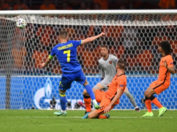 EM 2020 » Gruppe C » Samstag, 13. Juni 2021 21:00 Uhr » Niederlande - Ukraine 3:2 (0:0) Http%3A%2F%2Fmediadb.kicker.de%2Fwcms%2F7110%2F77754%2FEF37C668-050B-4EFE-A65C-D7A5CE4E881E