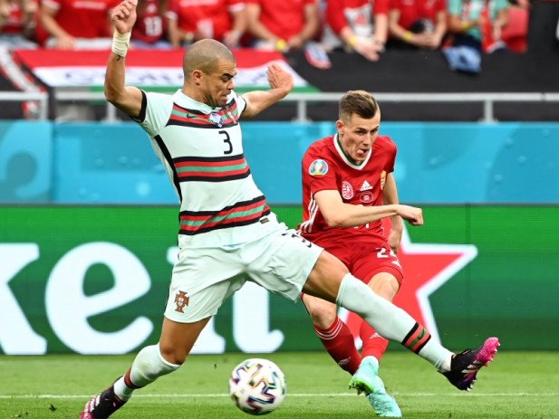 EM 2020 » Gruppe F » Dienstag, 15. Juni 2021 18:00 Uhr » Ungarn - Portugal 0:3 (0:0) Http%3A%2F%2Fmediadb.kicker.de%2Fwcms%2F7114%2F77800%2F482EF619-F298-4AD8-A9A0-93B2BDAA2DB2