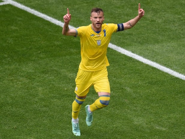 EM 2020 » Gruppe C » Donnerstag, 17. Juni 2021 15:00 Uhr » Ukraine - Nordmazedonien 2:1 (2:0) Http%3A%2F%2Fmediadb.kicker.de%2Fwcms%2F7119%2F77895%2F6776D399-36A2-4DD5-9716-E4595565F523