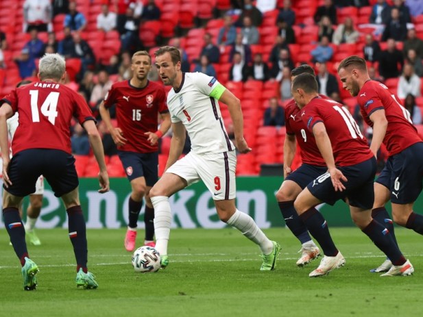 EM 2020 » Gruppe D » Dienstag, 22. Juni 2021 21:00 Uhr Tschechien - England 0:1 (0:1) Http%3A%2F%2Fmediadb.kicker.de%2Fwcms%2F7135%2F78180%2FE28FF4B3-DC3B-4CE3-9BCF-1F7AE39C47B3