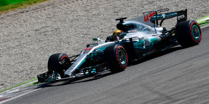Sechster Saisonsieg und Führung in der WM-Wertung: Mercedes-Pilot Lewis Hamilton. 