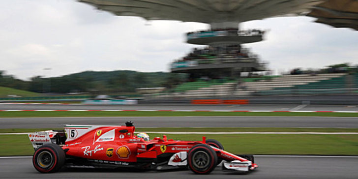Dreht Sebastian Vettel in seinem Ferrari auch im 3. Training die schnellste Runde?