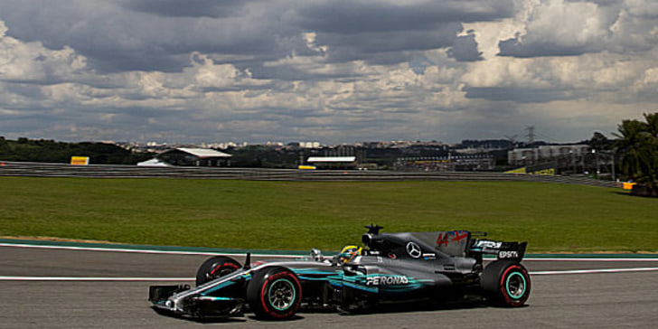 Weltmeister Lewis Hamilton auf dem Rennkurs in Sao Paulo.