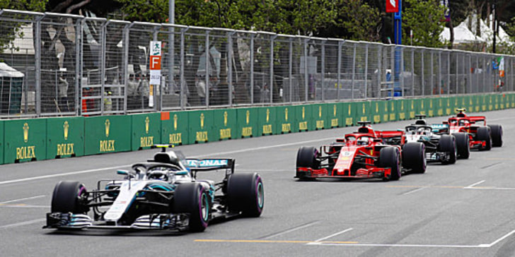 Nach der letzten Safety-Car-Phase: Bottas, Vettel, Hamilton und Räikkönen vor dem turbulenten Finish.