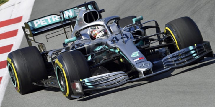 Geht als Titelverteidiger im Mercedes an den Start: Der fünfmalige Weltmeister Lewis Hamilton. 