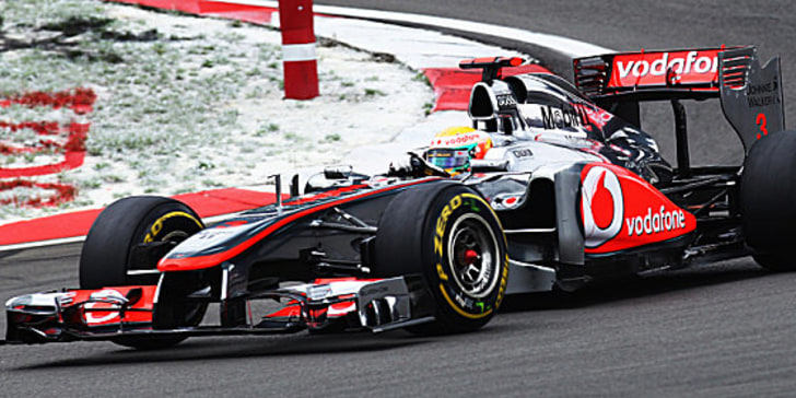 Toller Auftritt: McLaren-Mercedes-Pilot Lewis Hamilton triumphierte in der "grünen Hölle" am Nürburgring.