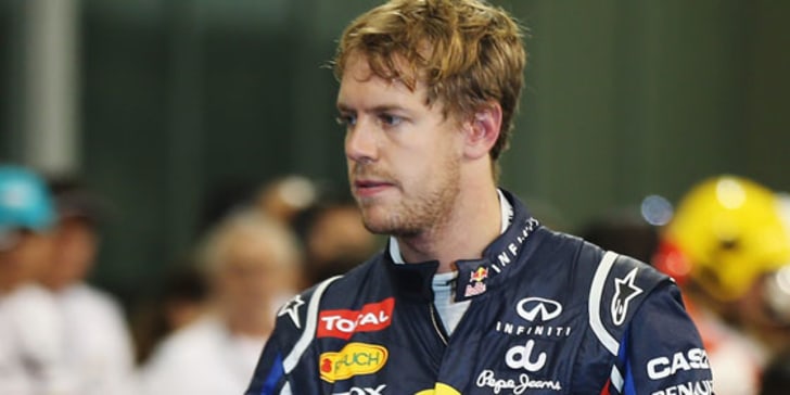 Sebastian Vettel muss wegen eines Tankfehlers in Abu Dhabi aus der Boxengasse starten.