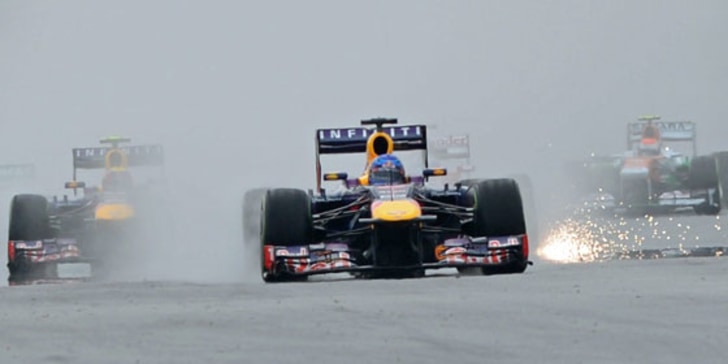 Sebastian Vettel gewann den Start und liegt auch am Ende des Rennens aktuell vorne.