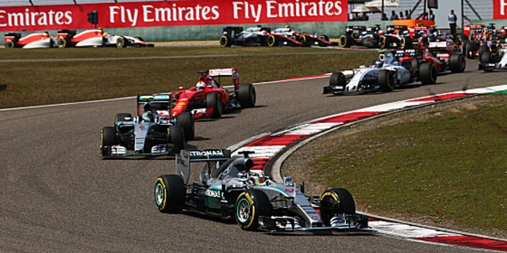 Lewis Hamilton (re.) siegte vor seinem Teamkollegen Nico Rosberg und Ferrari-Pilot Sebastian Vettel.