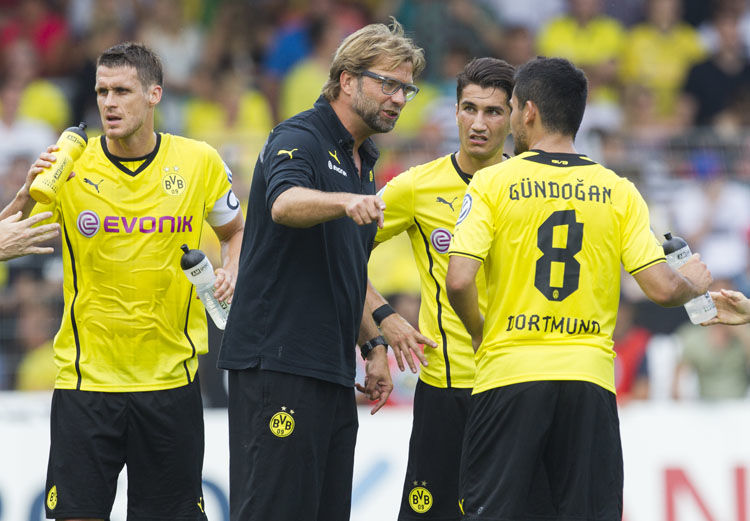 Dortmund tat sich im Jadestadion von Wilhelmshaven lange schwer, Coach Klopp hatte reichlich Gespr&#228;chsbedarf mit Sahin, G&#252;ndogan und Co, ehe der Knoten durch den Treffer von Gro&#223;kreutz doch noch platzte.