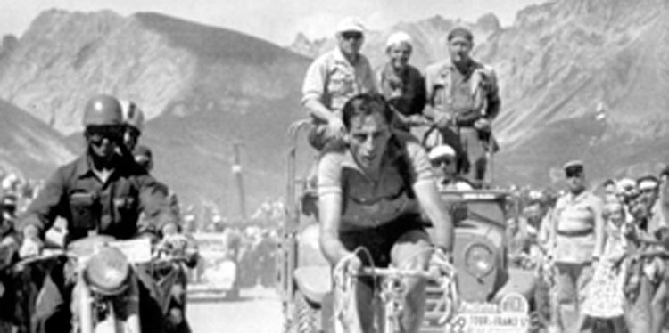 Italiens Radsportlegende Fausto Coppi distanzierte 1952 den Belgier Constant Ockers um 28:17 Minuten.