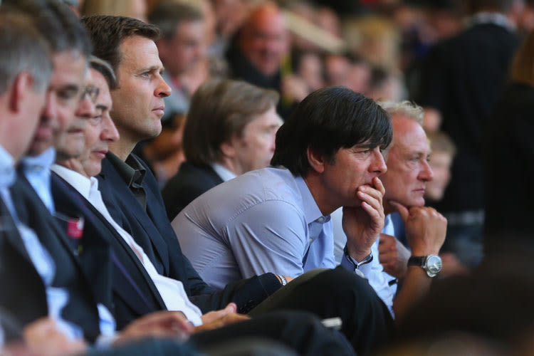 Auch der unschöne Abschied aus der Nationalmannschaft war an diesem Abend vergessen. Ballack hatte Bundestrainer Joachim Löw eine Einladung geschickt. Löw nahm diese gerne an und war interessierter Zuschauer in Leipzig.
