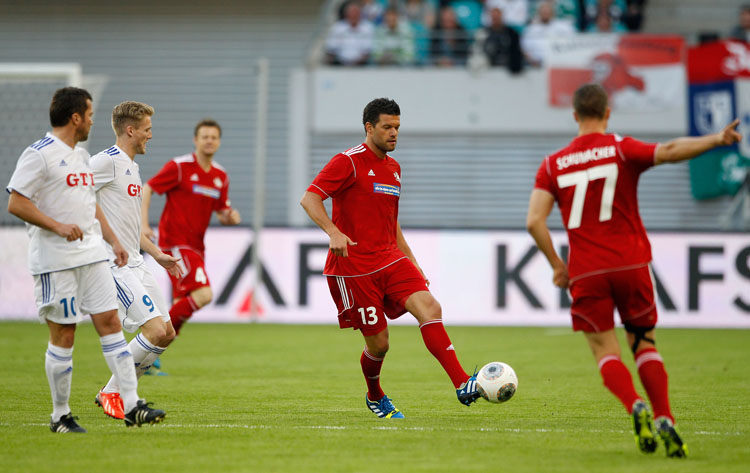 Der Hauptdarsteller des Tages stand natürlich unter Artenschutz und wurde nur symbolisch attackiert.
